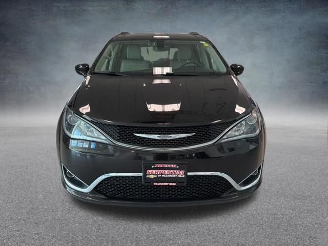 Used 2019 Chrysler Pacifica Touring-L image 3