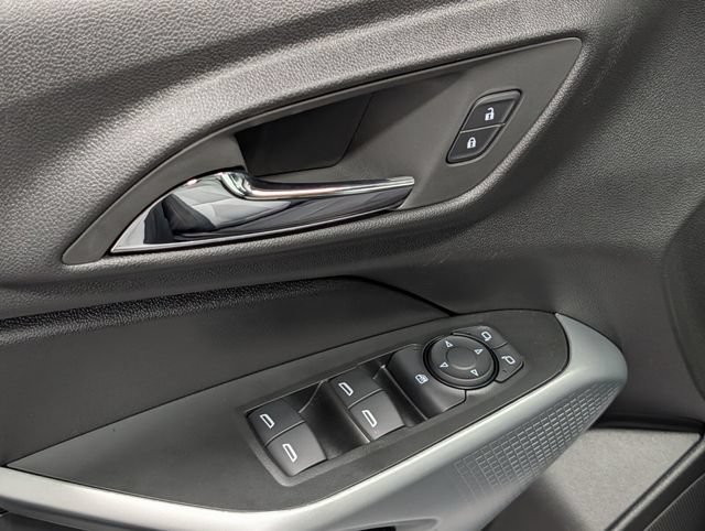 New 2026 Chevrolet Trax RS w/ Sunroof Package FWD image 15