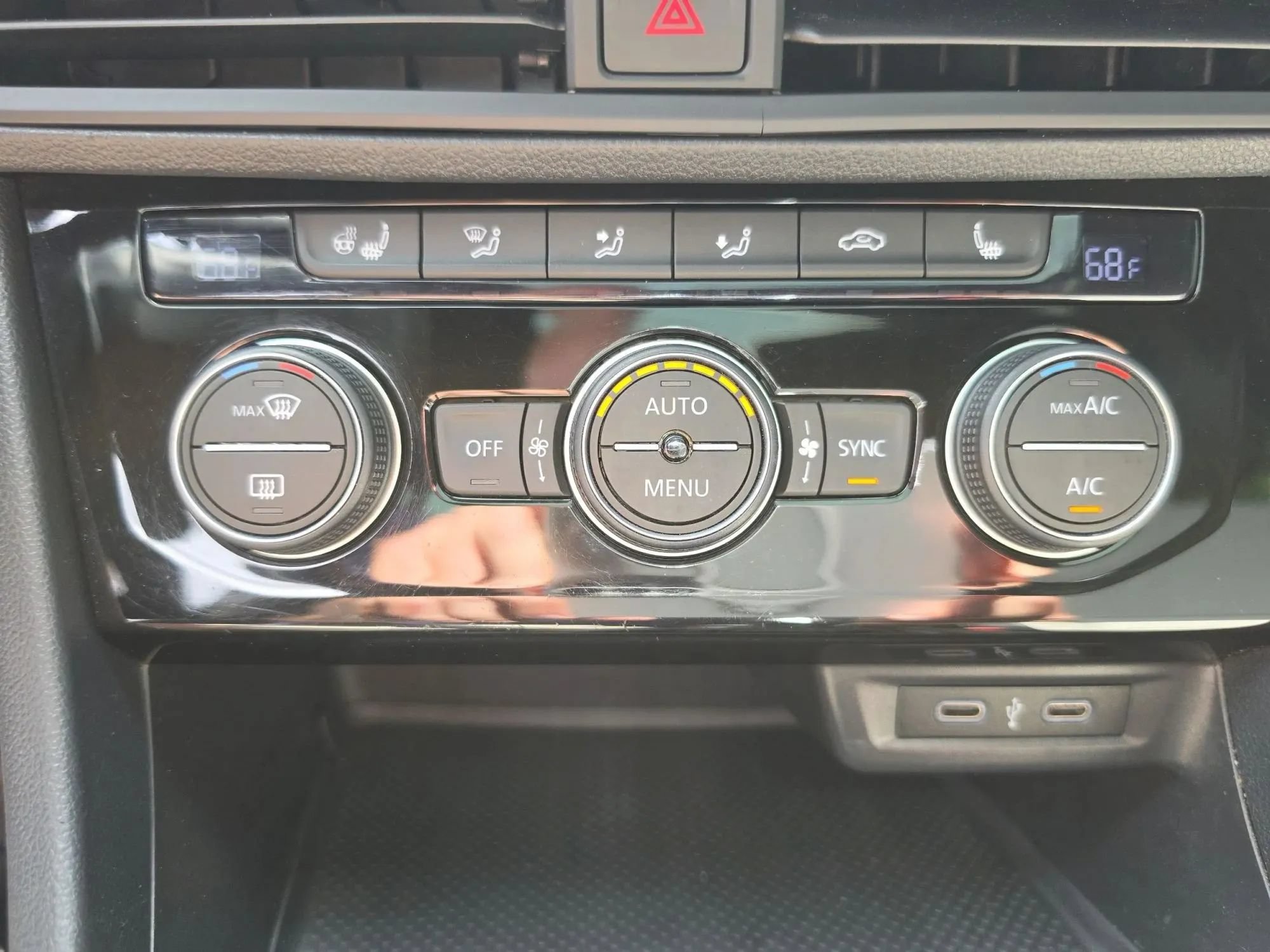 Used 2020 Volkswagen Jetta R-Line w/ R-Line Cold Weather Package FWD image 22