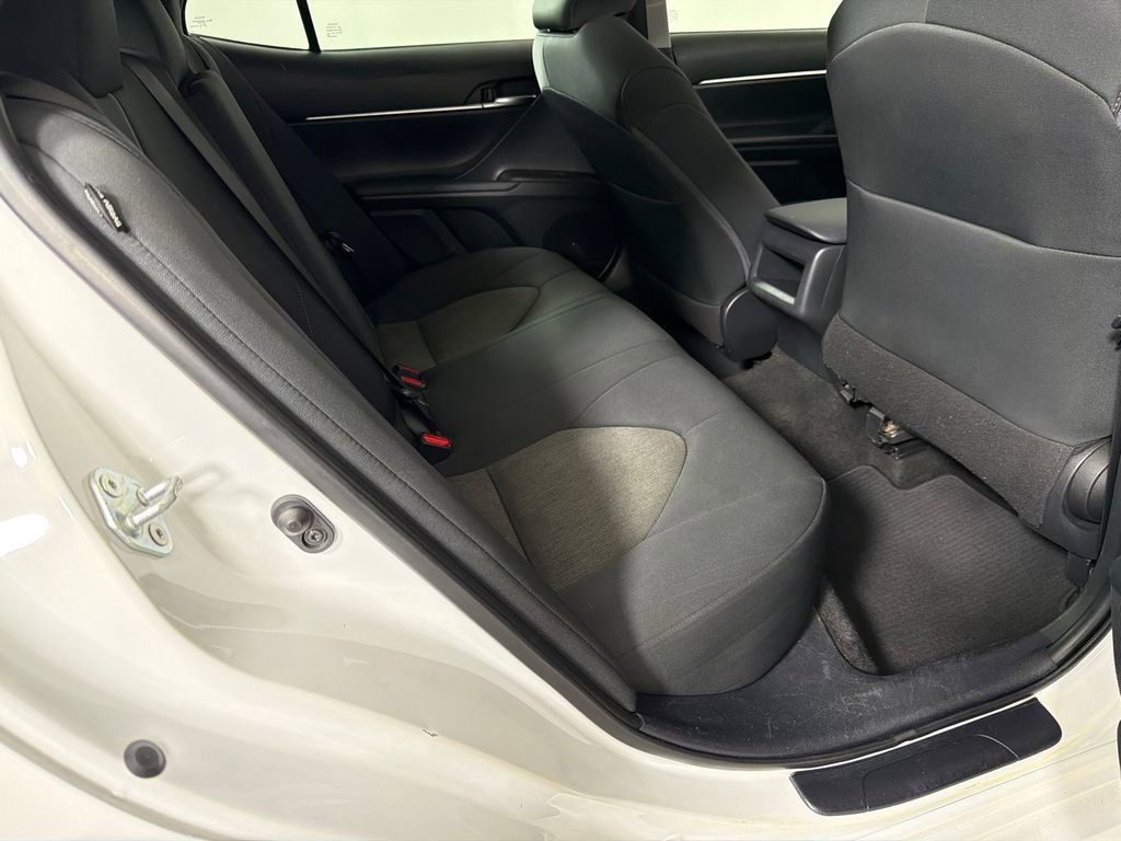Used 2021 Toyota Camry LE FWD image 15
