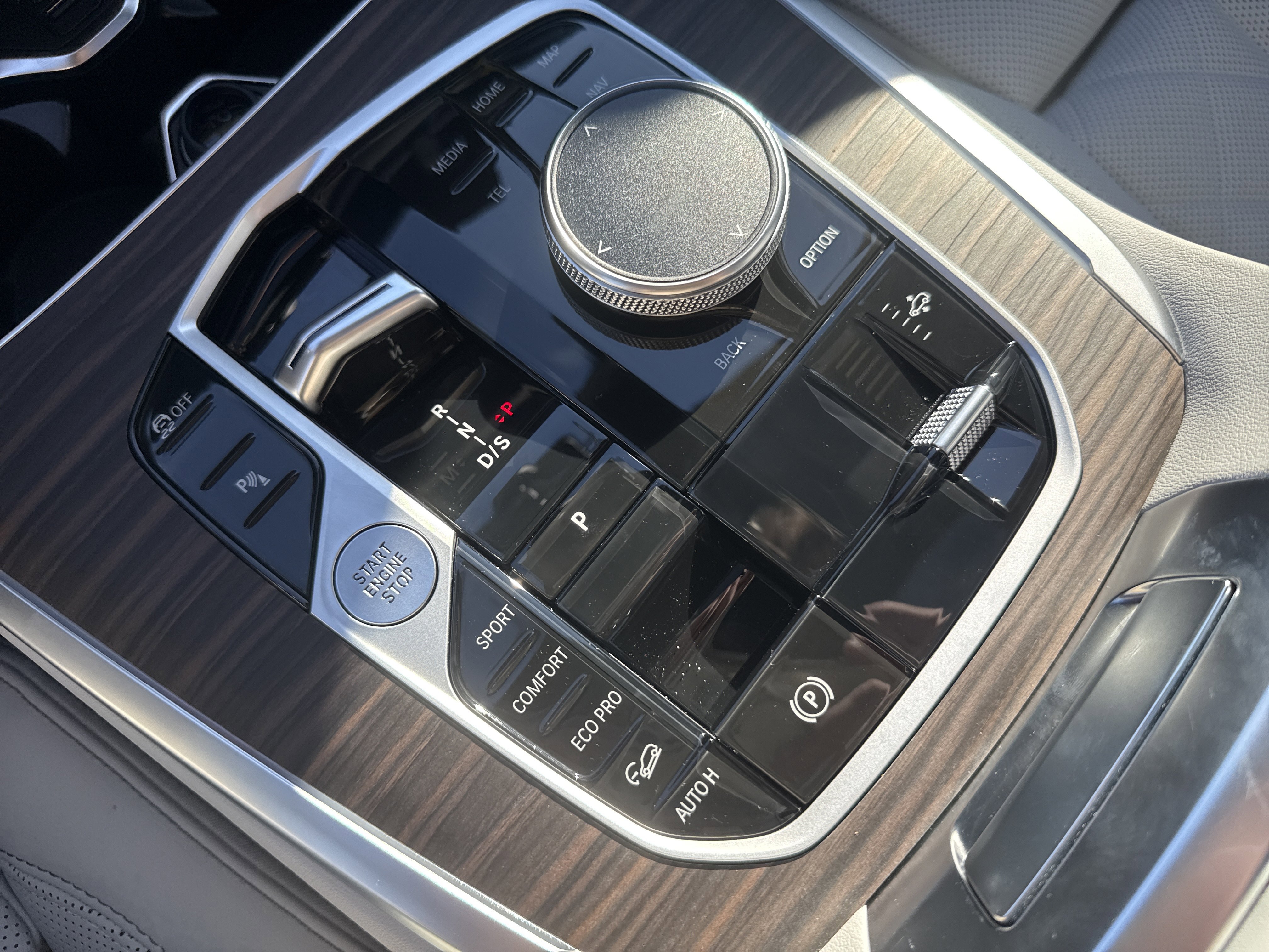 New 2026 BMW X7 xDrive40i w/ Premium Package image 17