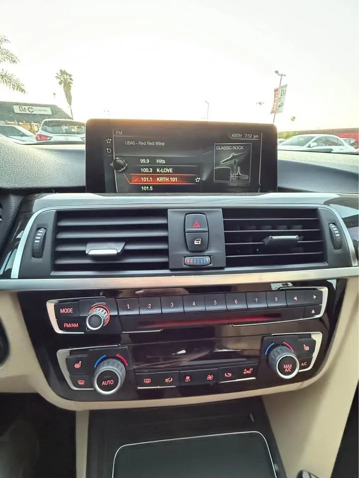 Used 2017 BMW 330e RWD image 10