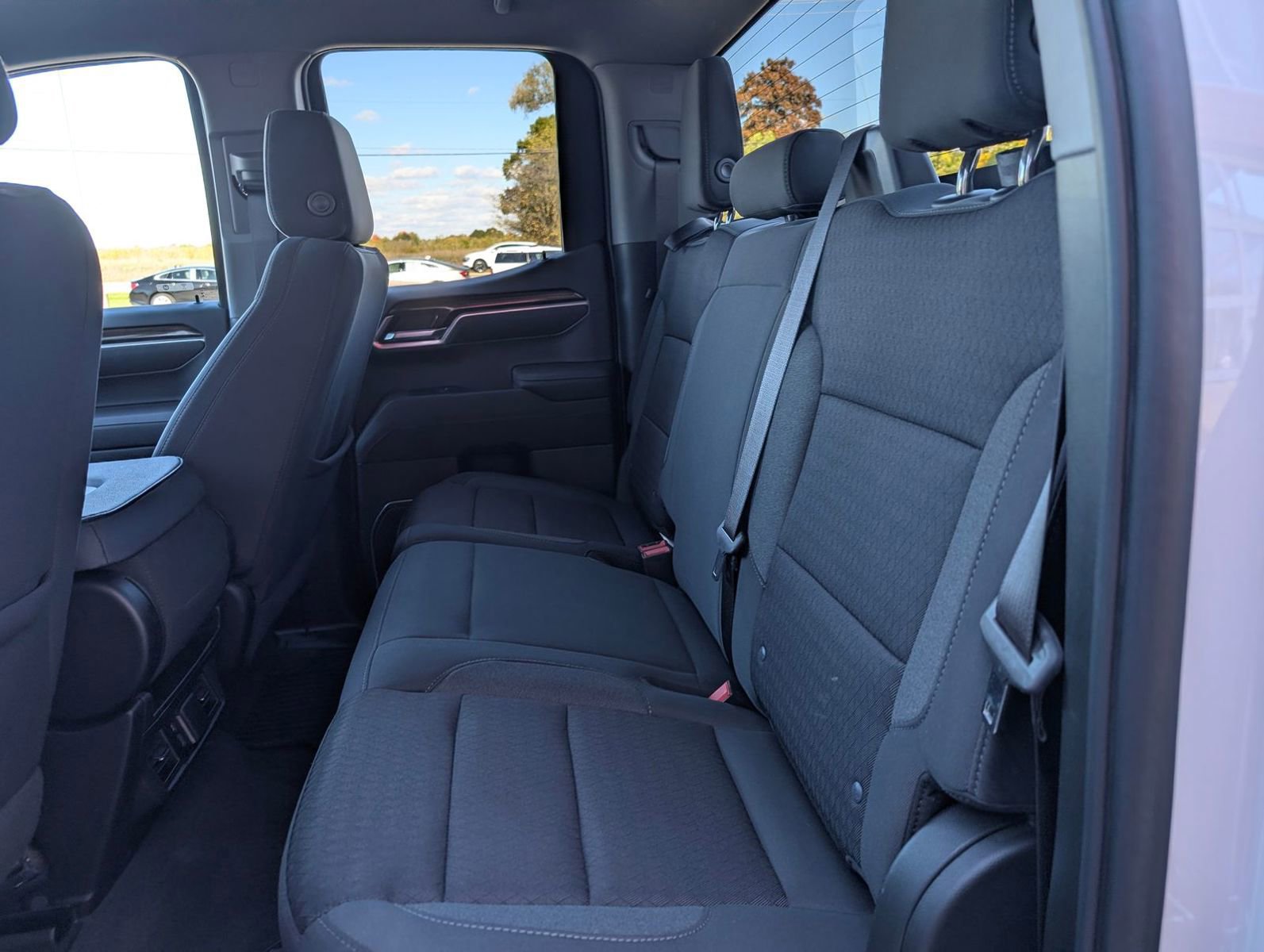 Used 2022 Chevrolet Silverado 1500 LT image 24