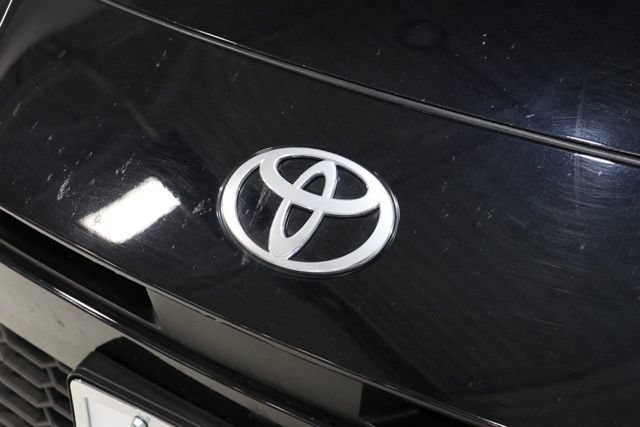 Used 2025 Toyota Camry SE FWD image 12