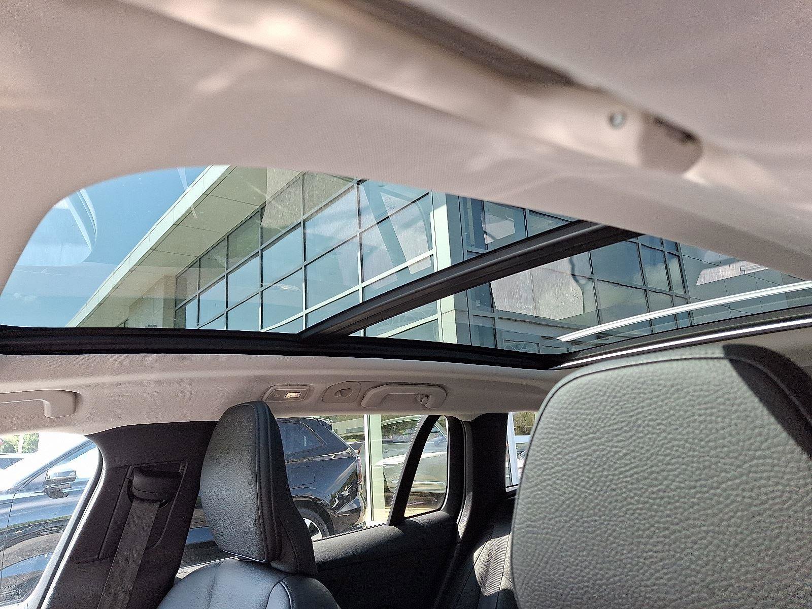 Certified 2023 Volvo V60 B5 Cross Country Plus image 14