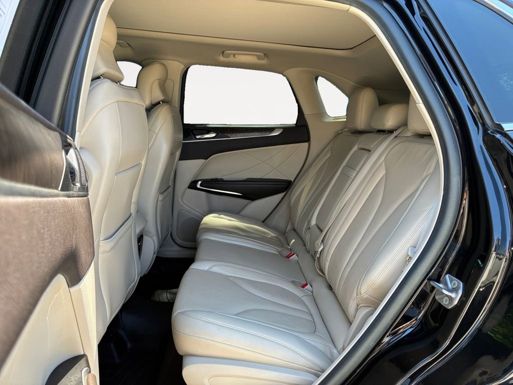 Used 2019 Lincoln MKC Reserve w/ MKC Technology Package FWD image 13