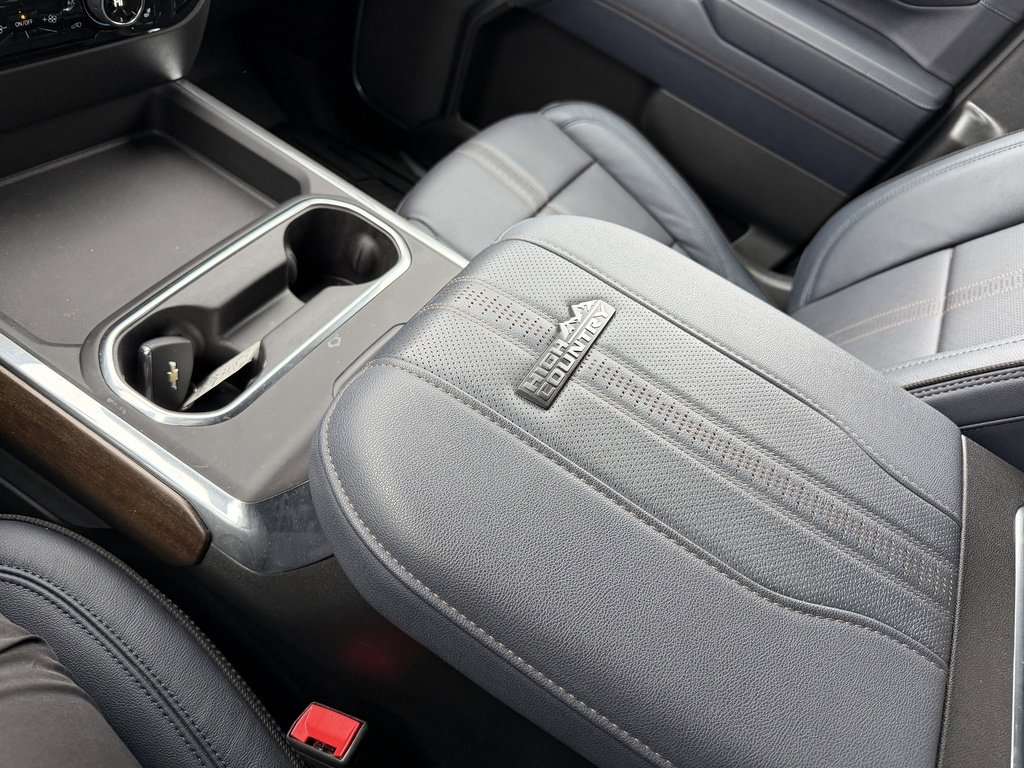 Used 2025 Chevrolet Silverado 3500 High Country w/ High Country Premium Package image 13