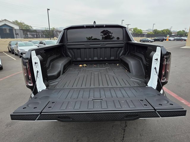 Used 2025 GMC Hummer EV 2X image 13