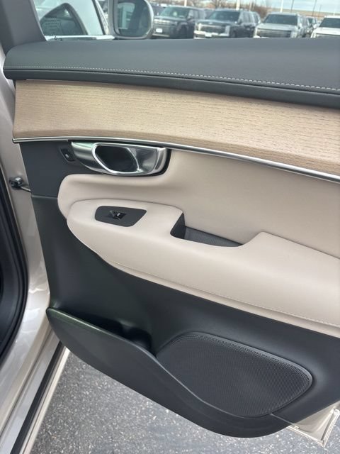 New 2026 Volvo XC90 T8 Plus w/ Protection Package Premier AWD/4WD image 33