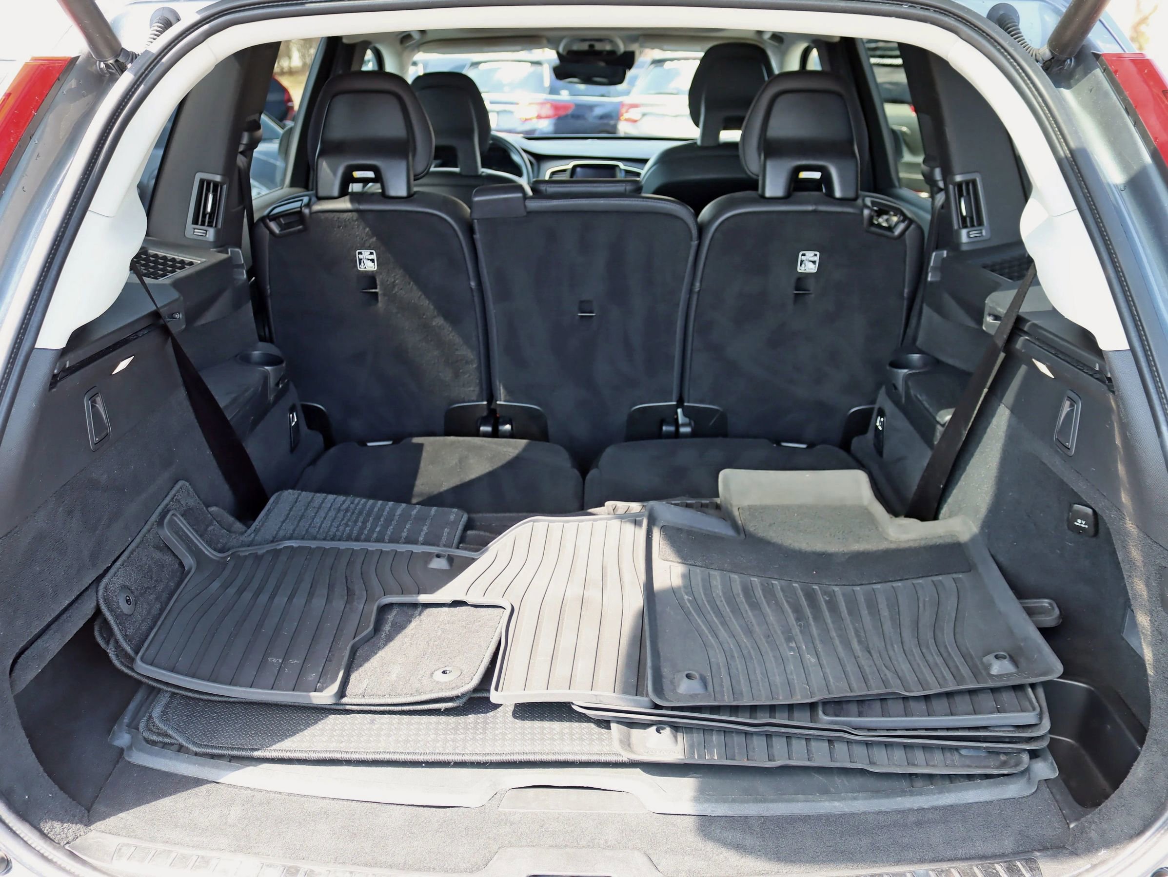 Used 2017 Volvo XC90 T6 Momentum w/ Vision Package image 41