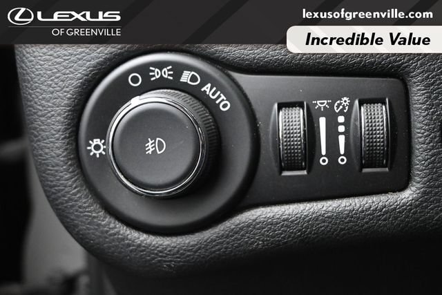 Used 2019 Jeep Cherokee Latitude Plus w/ Comfort/Convenience Group FWD image 15