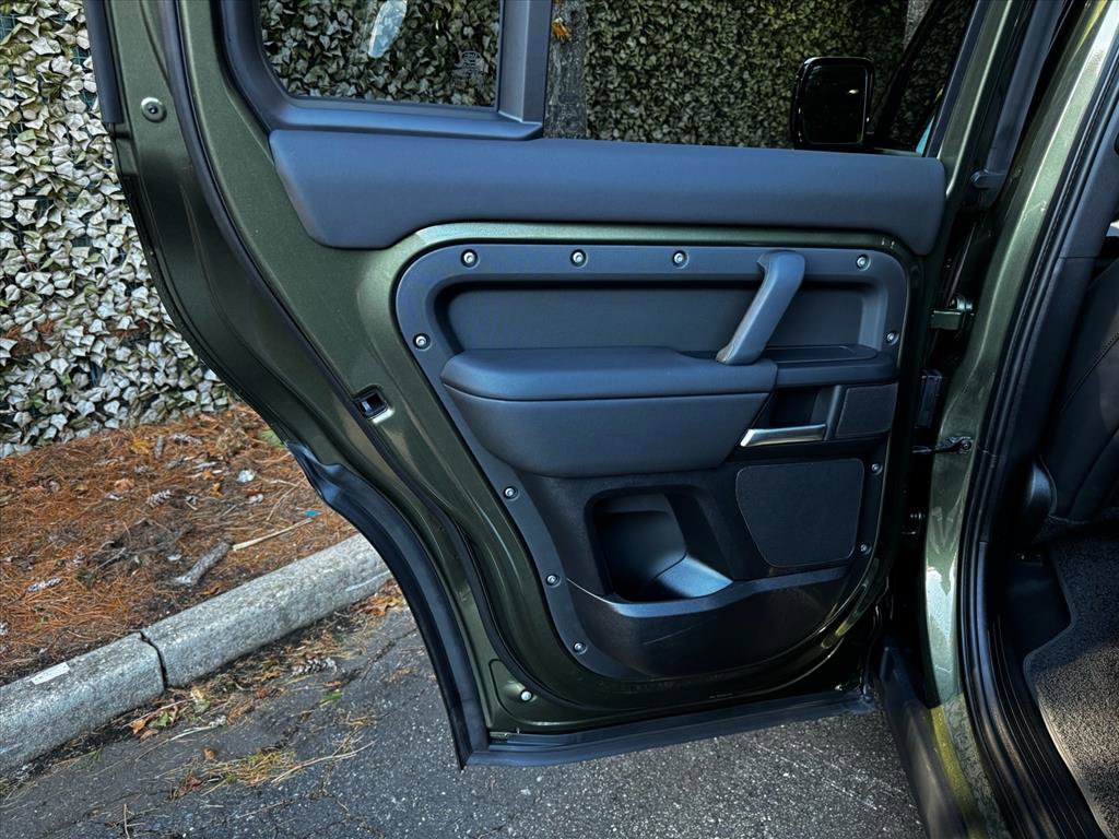 Used 2026 Land Rover Defender 110 S image 17