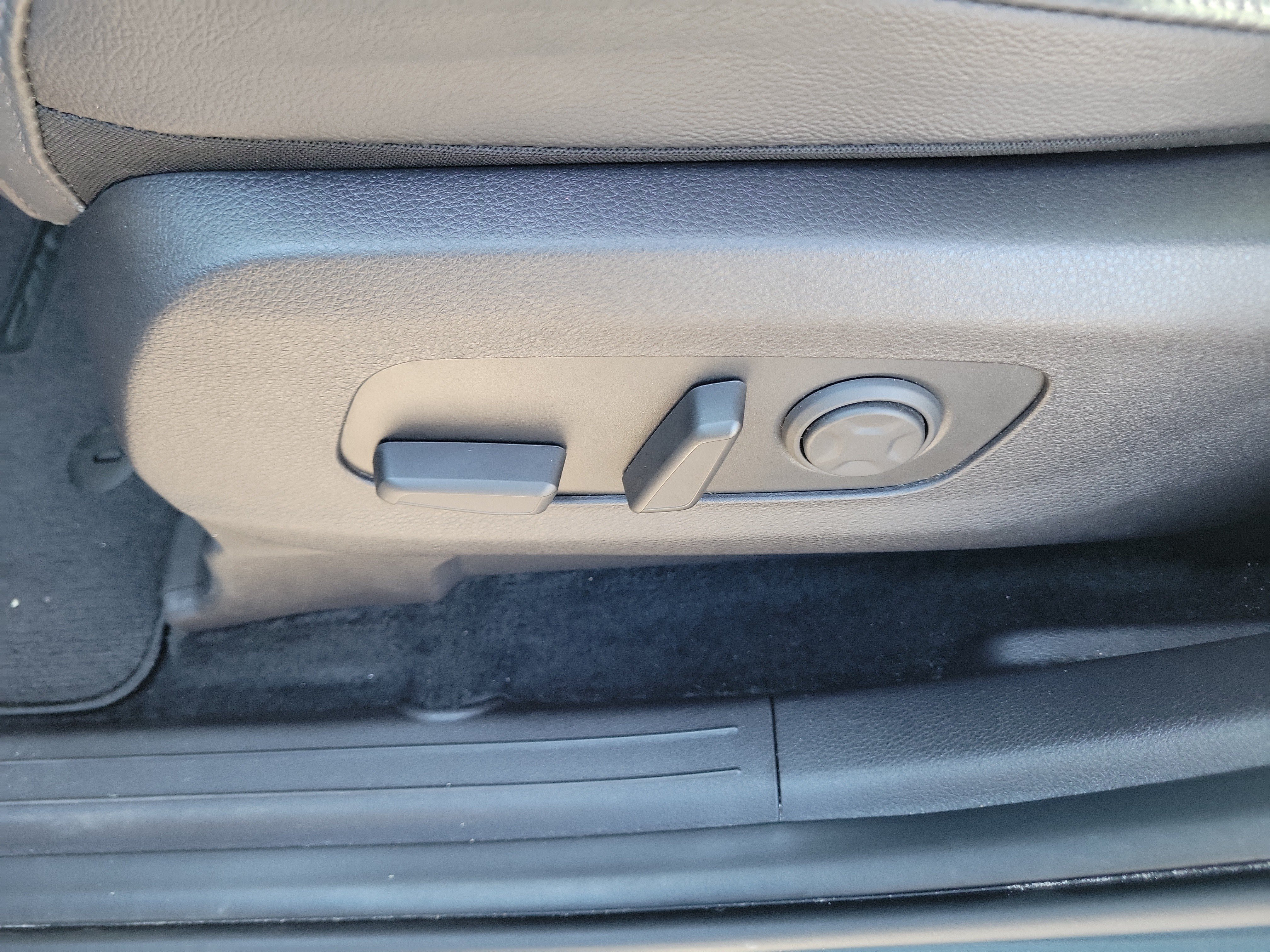 Certified 2024 Kia Carnival SX Prestige FWD image 25
