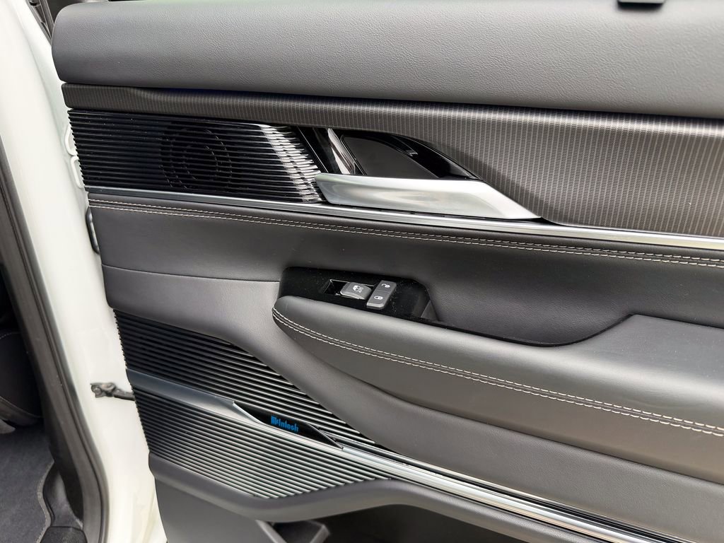 Used 2025 Jeep Grand Wagoneer L Series II Obsidian w/ Quick Order Packagew 28T image 25