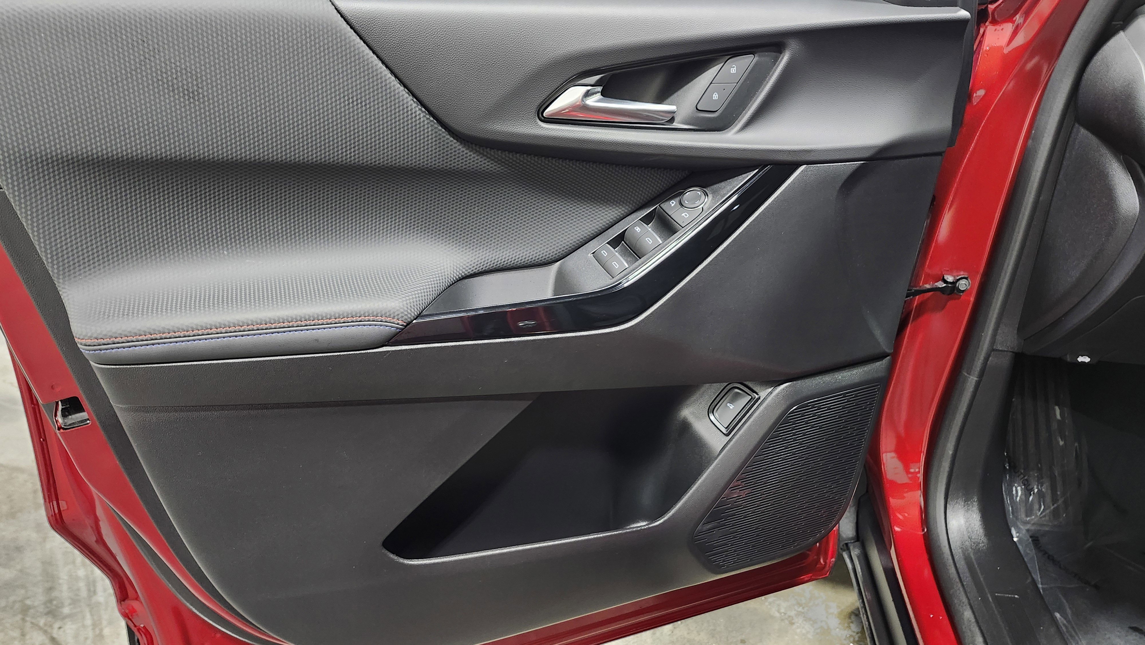 Used 2025 Chevrolet Equinox RS w/ Safety and Technology Package image 28