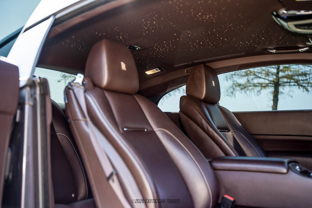 Used 2016 Rolls-Royce Wraith RWD image 40
