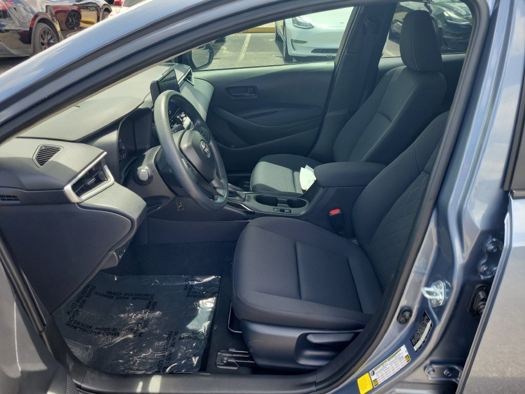 Used 2025 Toyota Corolla LE FWD image 14
