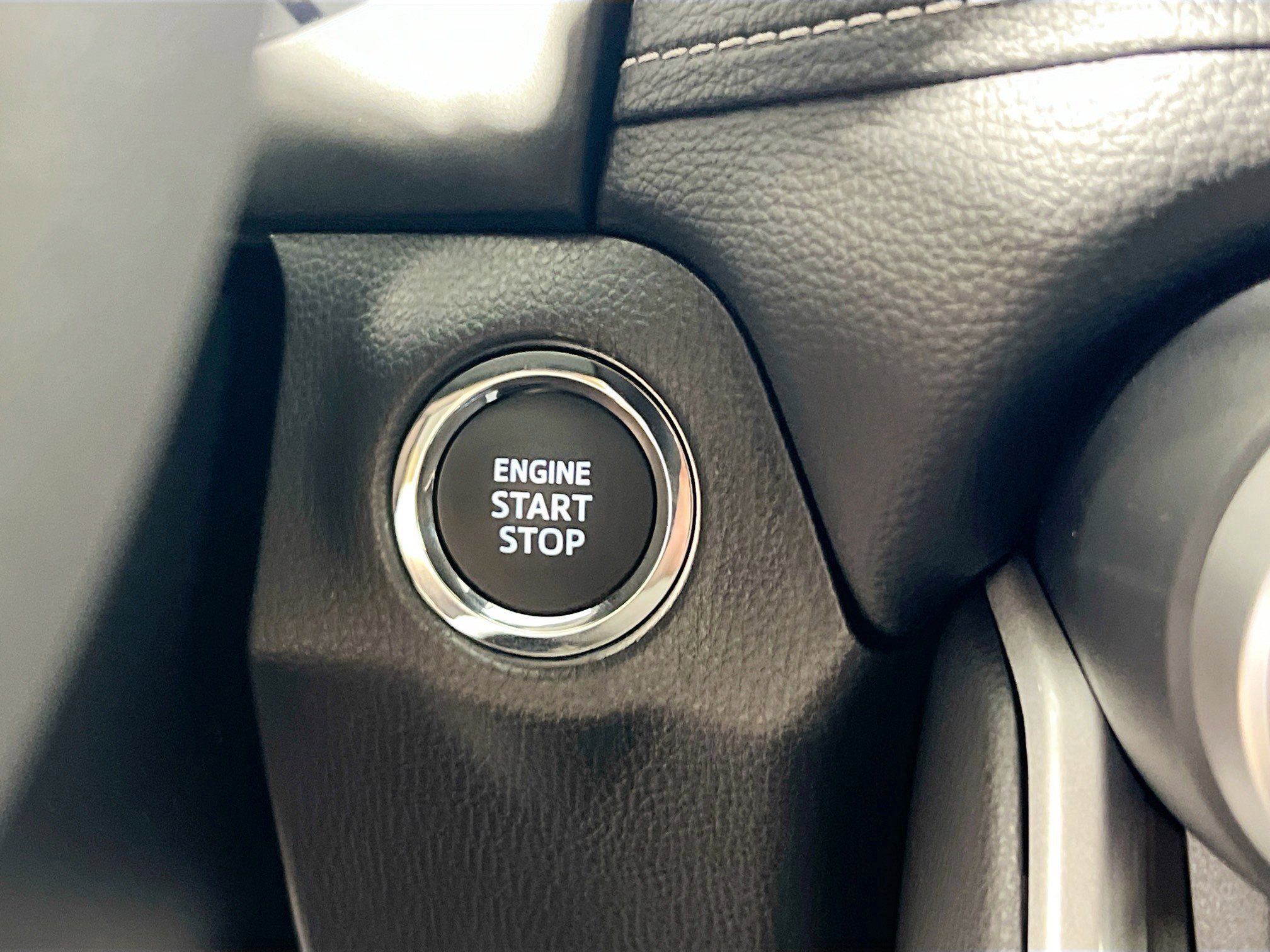 Used 2025 Toyota RAV4 XLE Premium image 24