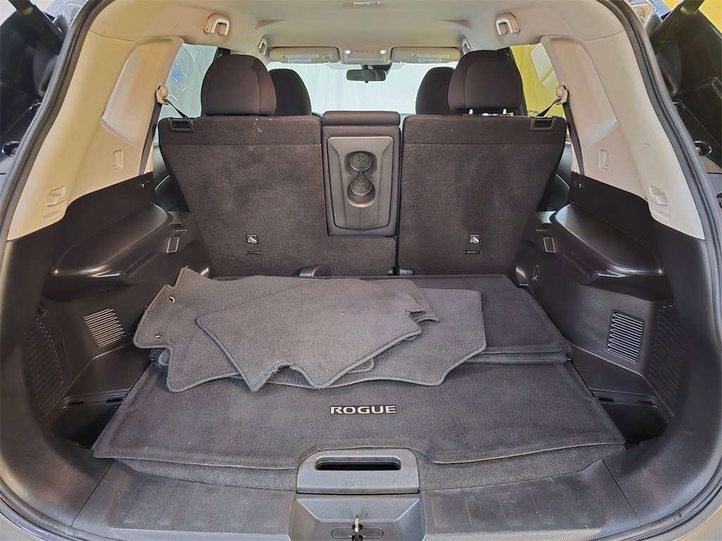 Used 2020 Nissan Rogue SV image 15