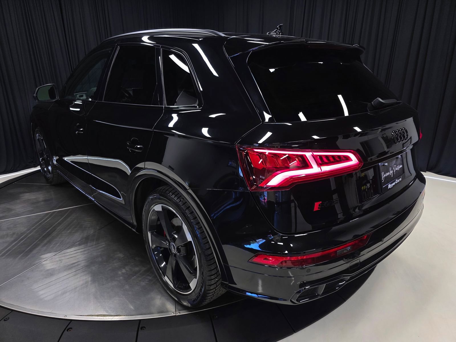 Used 2020 Audi SQ5 Premium Plus w/ Premium Plus Package AWD/4WD image 4