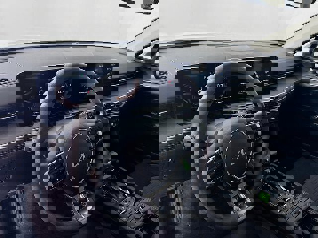 New 2025 Kia K5 LXS image 12