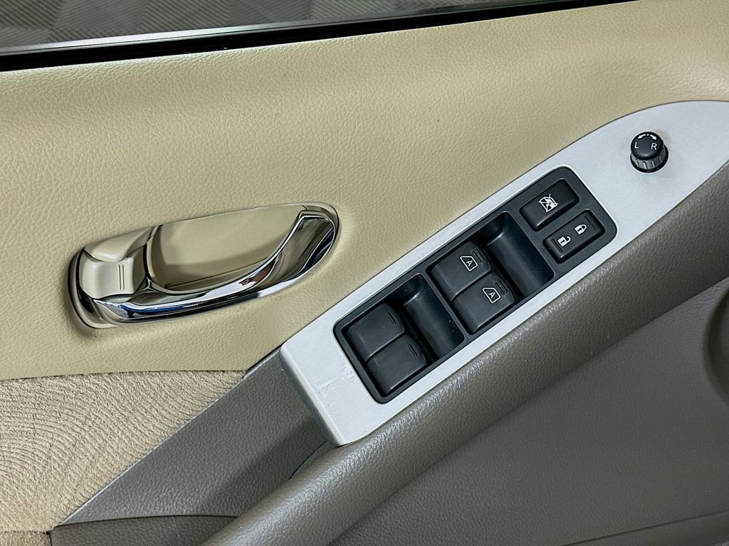Used 2014 Nissan Murano SV w/ Value Package image 18
