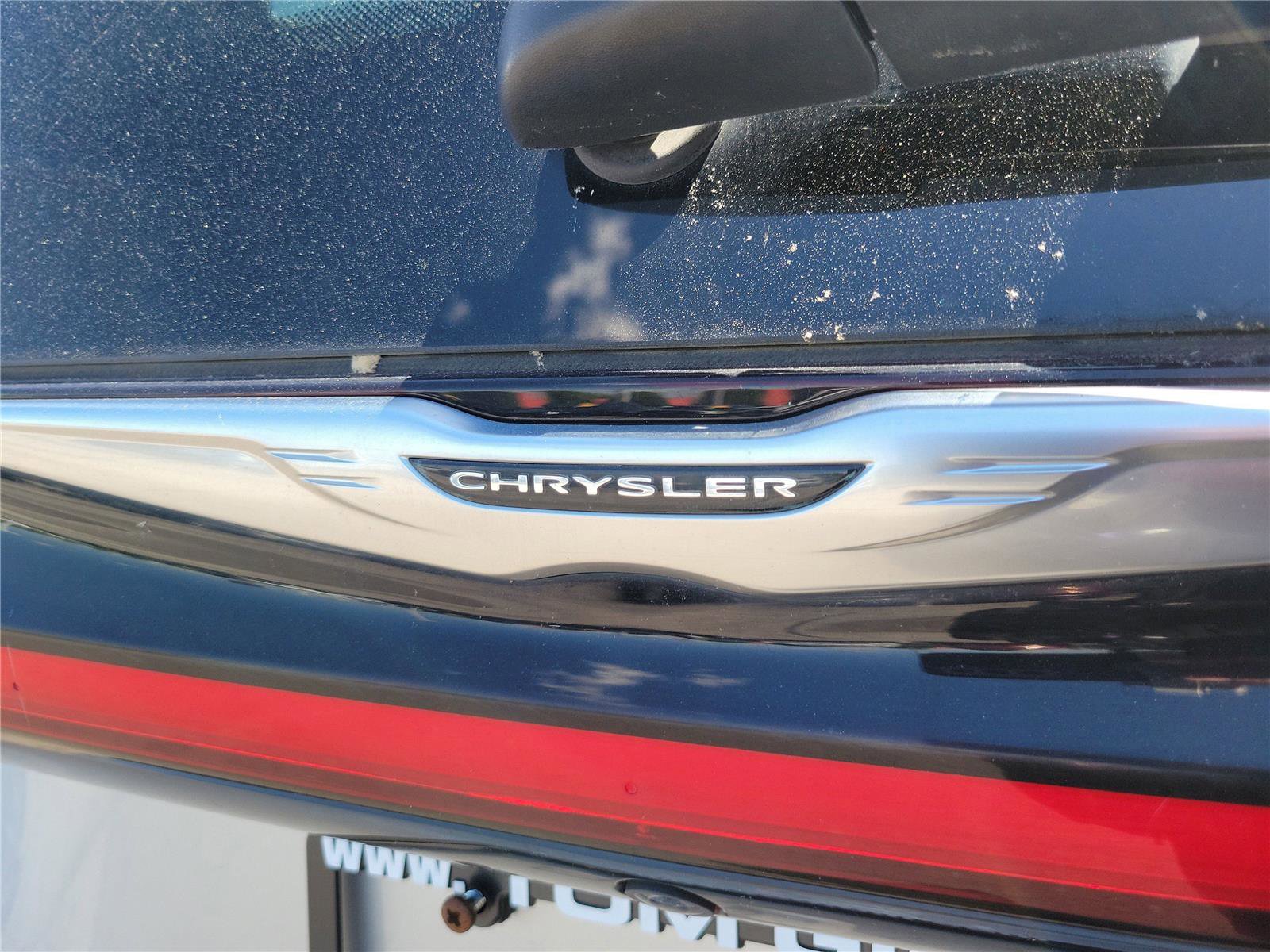 Used 2023 Chrysler Pacifica Touring-L FWD image 6