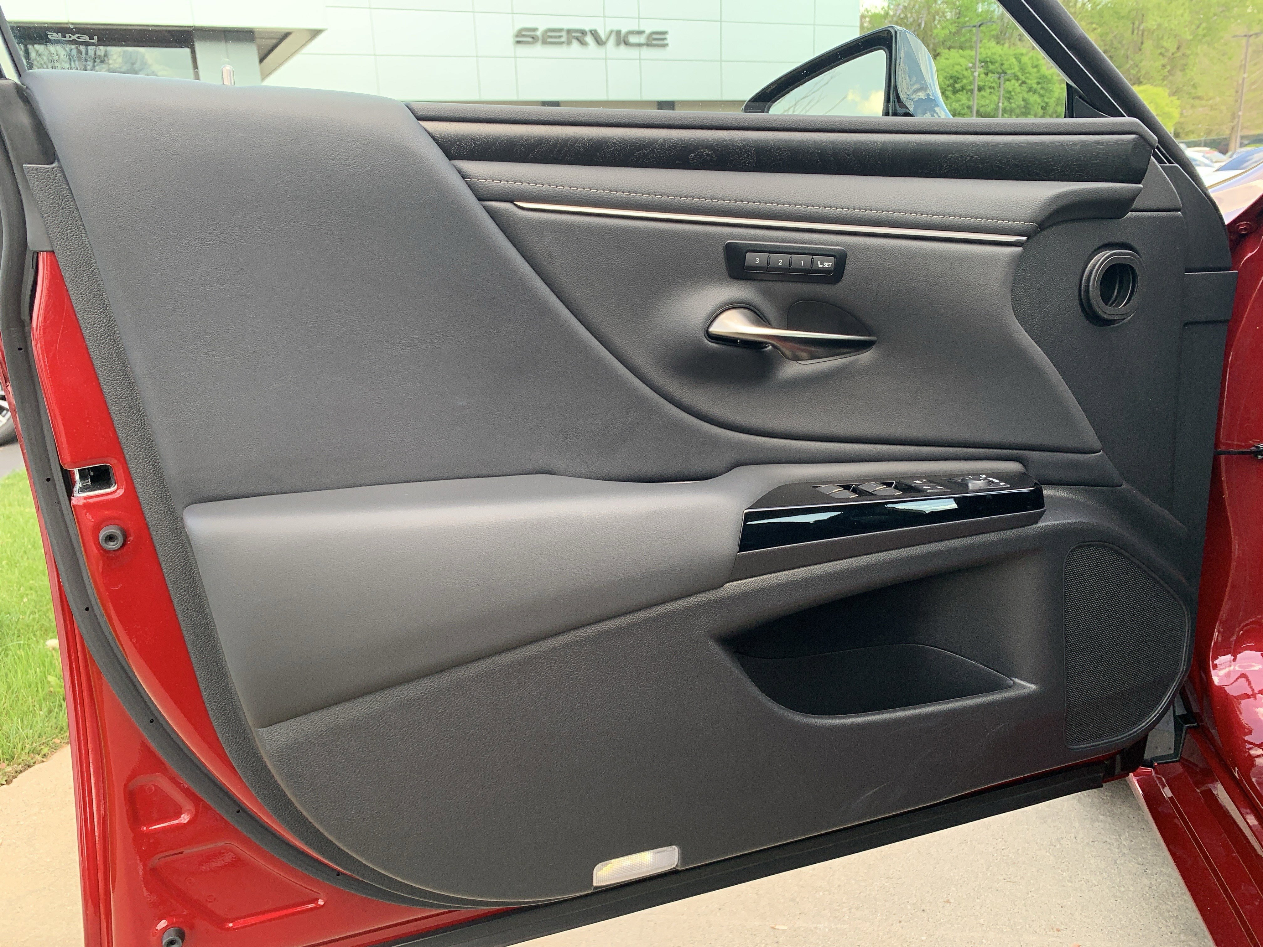 Certified 2024 Lexus ES 350 w/ Premium Package image 14