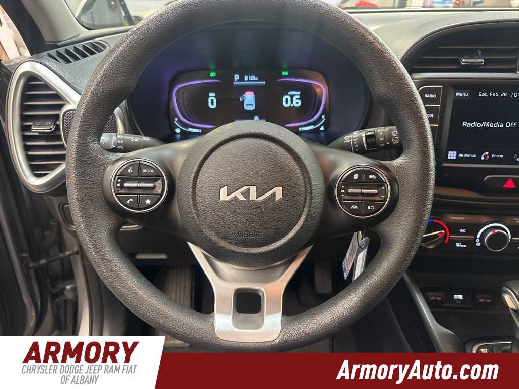 Used 2023 Kia Soul LX w/ LX Technology Package image 12