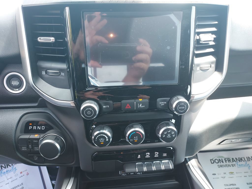 New 2026 RAM 1500 Express AWD/4WD image 21