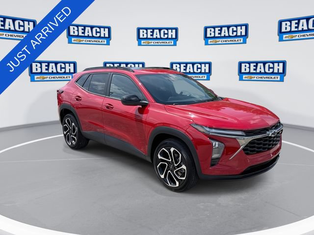 New 2026 Chevrolet Trax RS w/ Sunroof Package FWD image 2