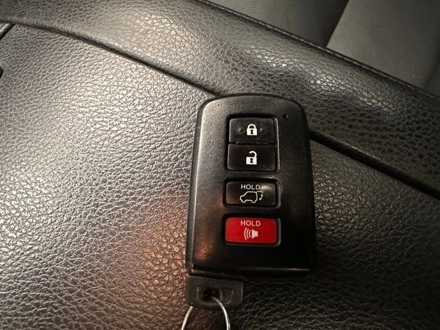 Used 2015 Toyota Highlander Limited Platinum image 26