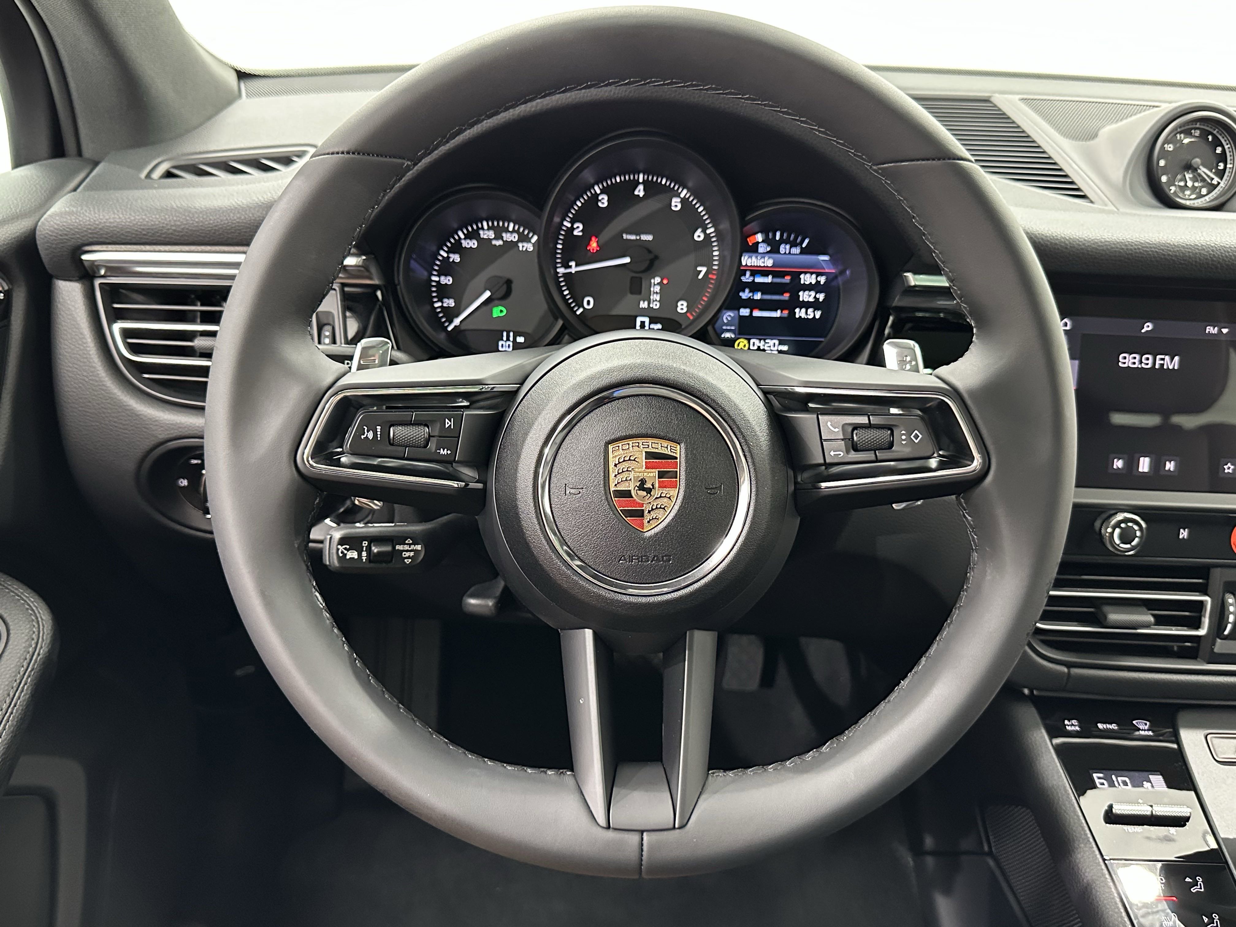 Certified 2025 Porsche Macan image 43