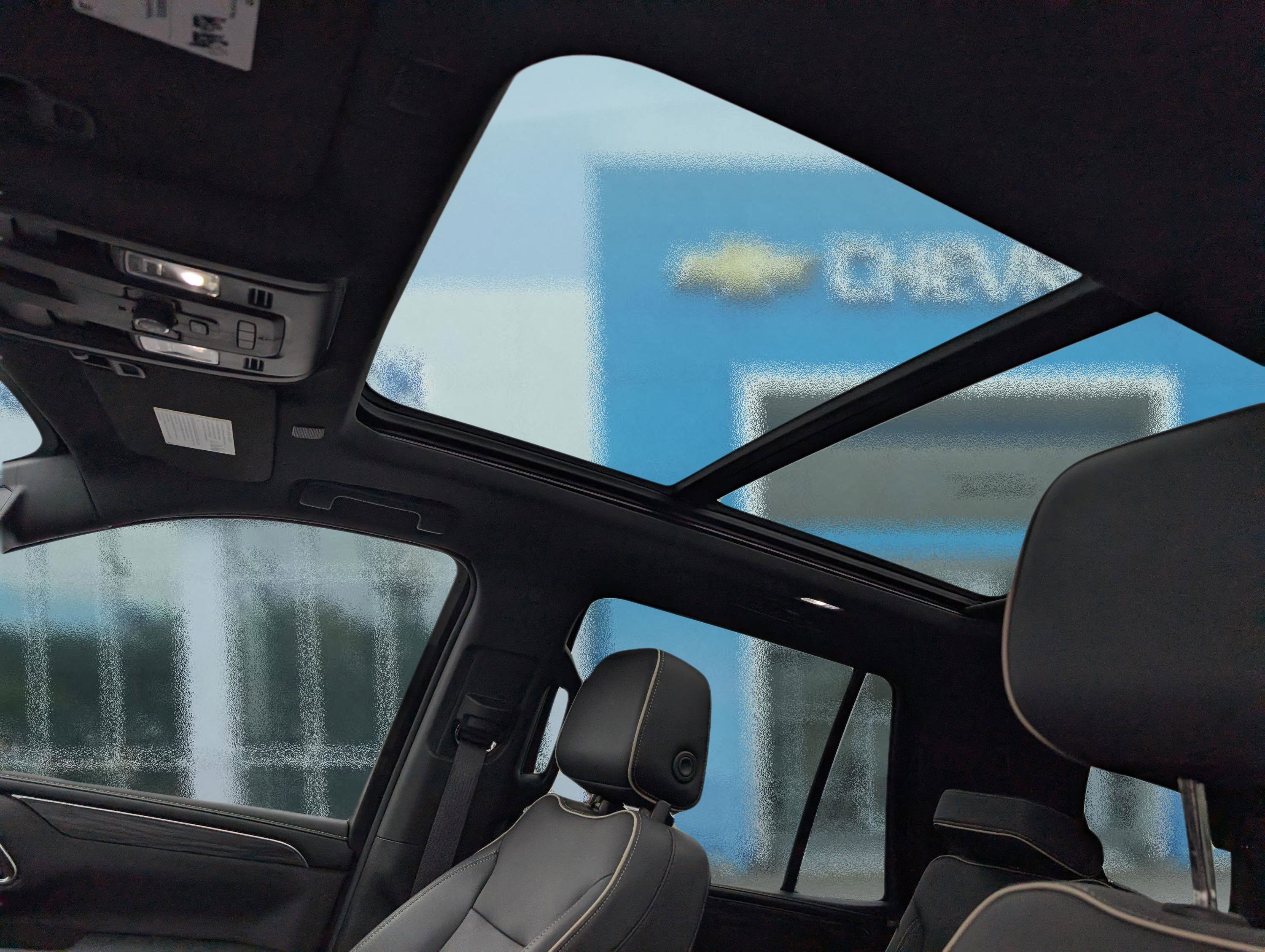 Certified 2023 GMC Yukon SLT w/ SLT Luxury Package image 19