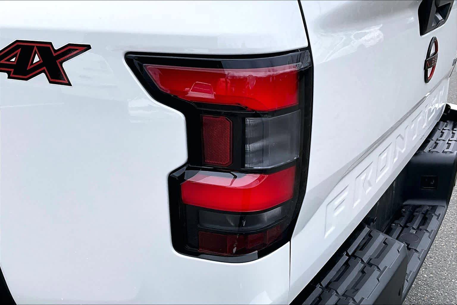 Used 2023 Nissan Frontier PRO-4X w/ Pro-4X Premium Package image 29