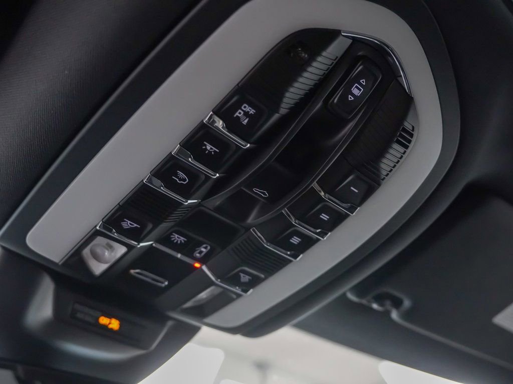 New 2026 Porsche Macan S image 28