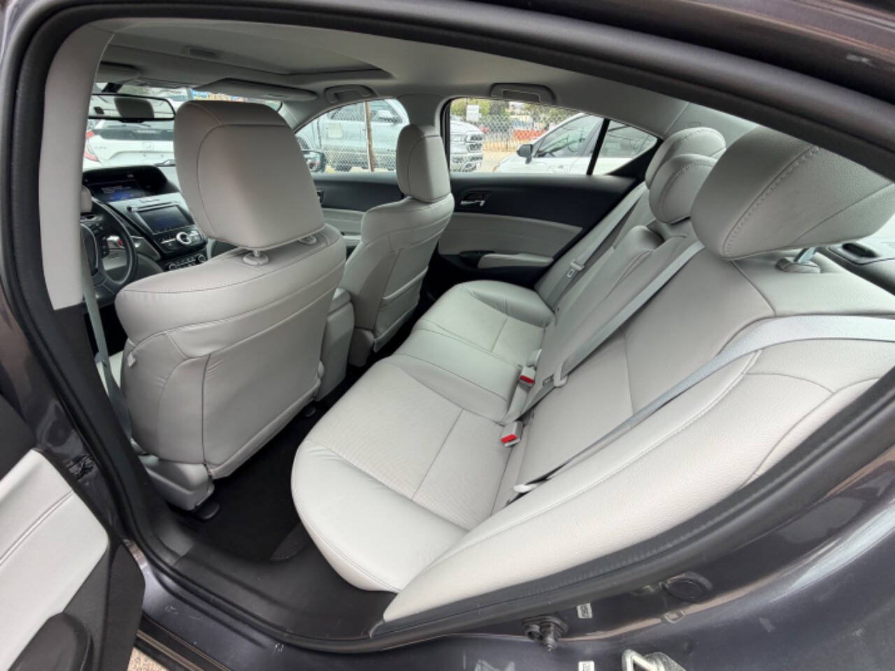 Used 2017 Acura ILX FWD image 12