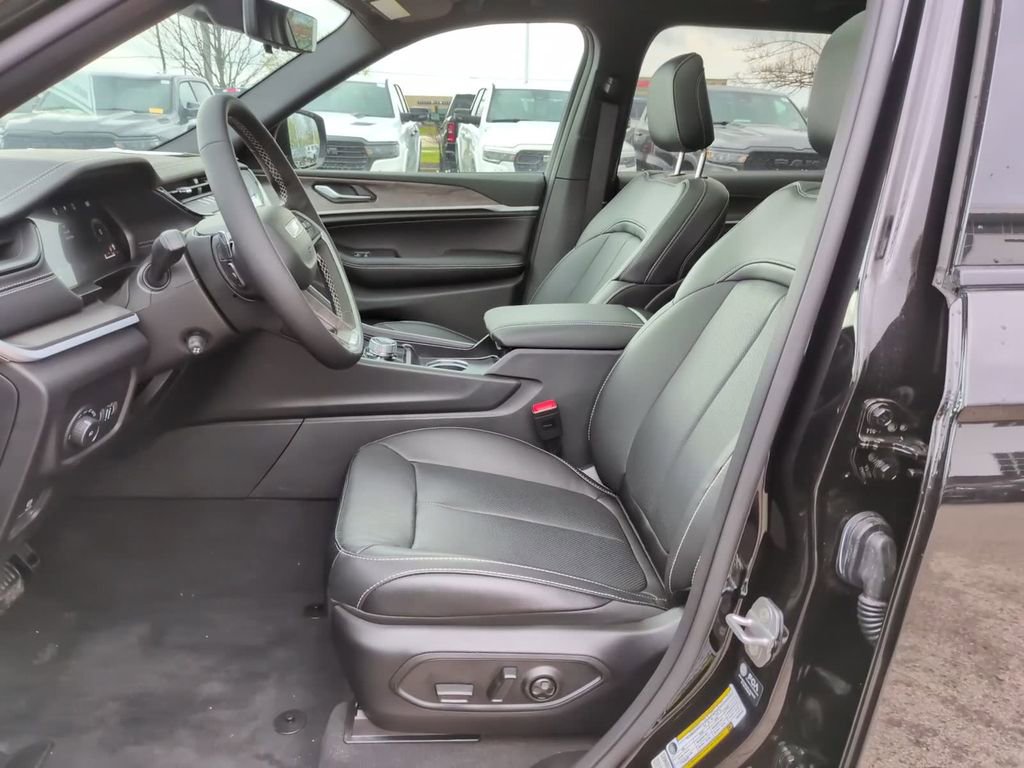 New 2026 Jeep Grand Cherokee L Limited AWD/4WD image 21