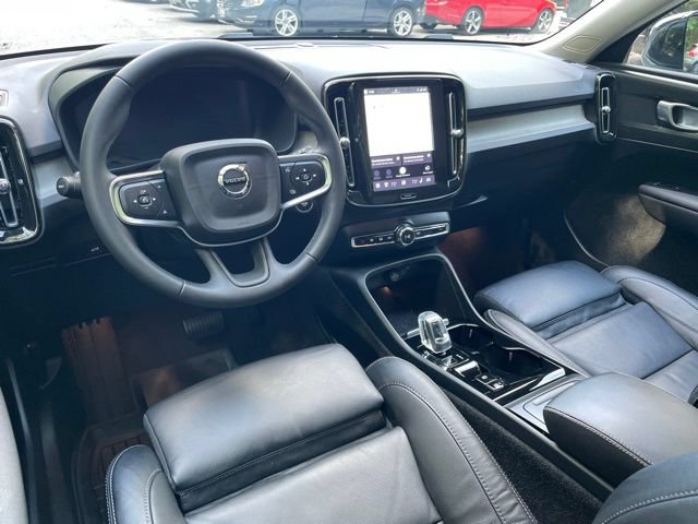 Certified 2023 Volvo XC40 B5 Plus w/ Protection Package Premier AWD/4WD image 17