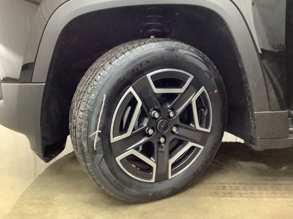 New 2026 Jeep Cherokee Laredo AWD/4WD image 28