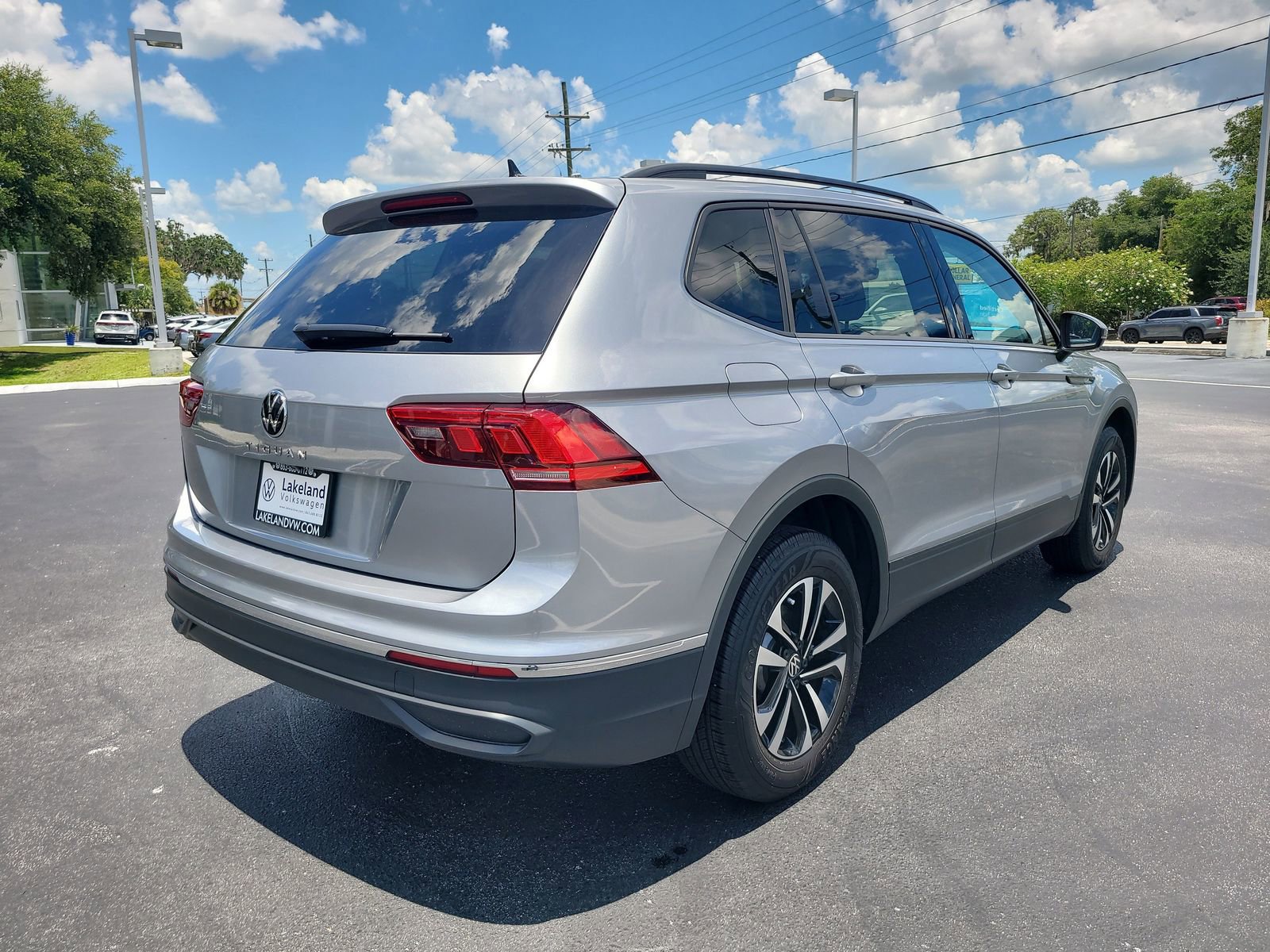 Used 2024 Volkswagen Tiguan S image 6