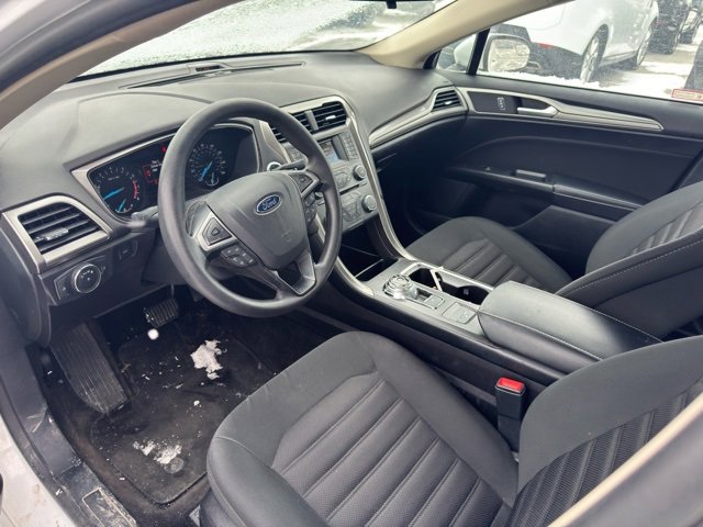 Used 2018 Ford Fusion SE image 3