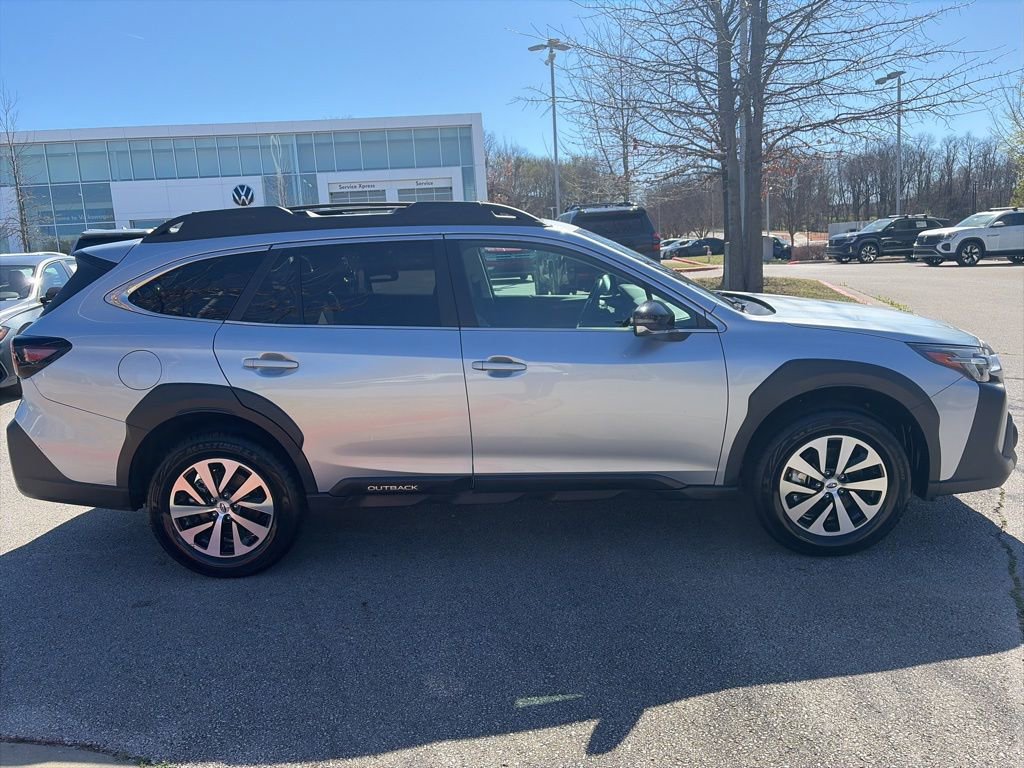Used 2025 Subaru Outback Premium image 8