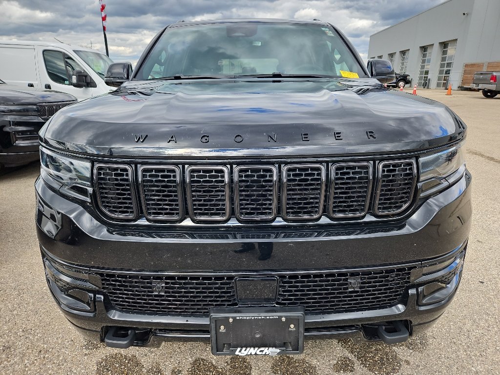 Used 2024 Jeep Wagoneer Series II AWD/4WD image 2