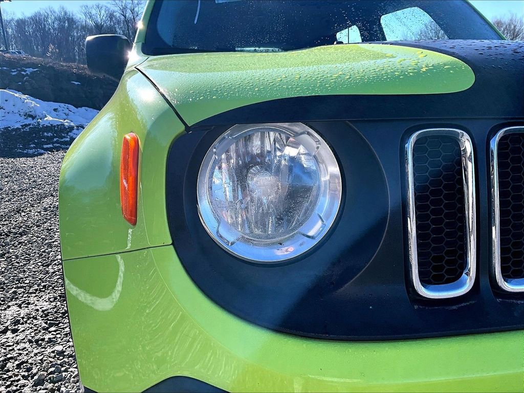 Used 2017 Jeep Renegade Sport image 27