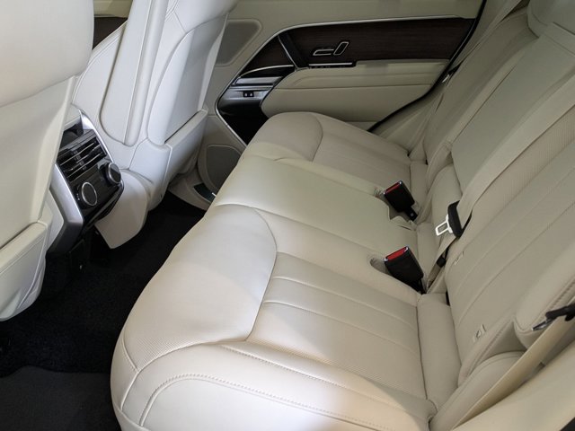 New 2026 Land Rover Range Rover SE image 17