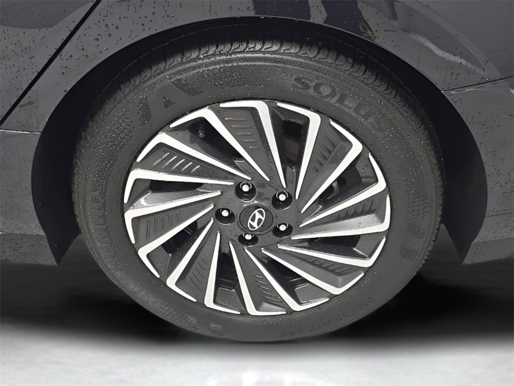 Certified 2025 Hyundai Sonata SEL image 30