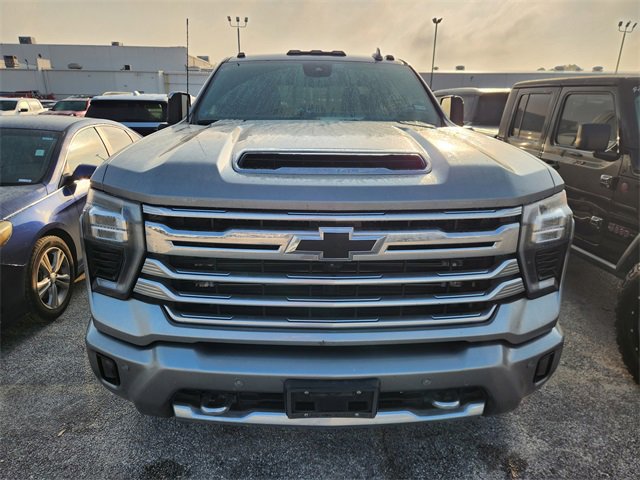 Used 2024 Chevrolet Silverado 2500 High Country w/ Technology Package image 2