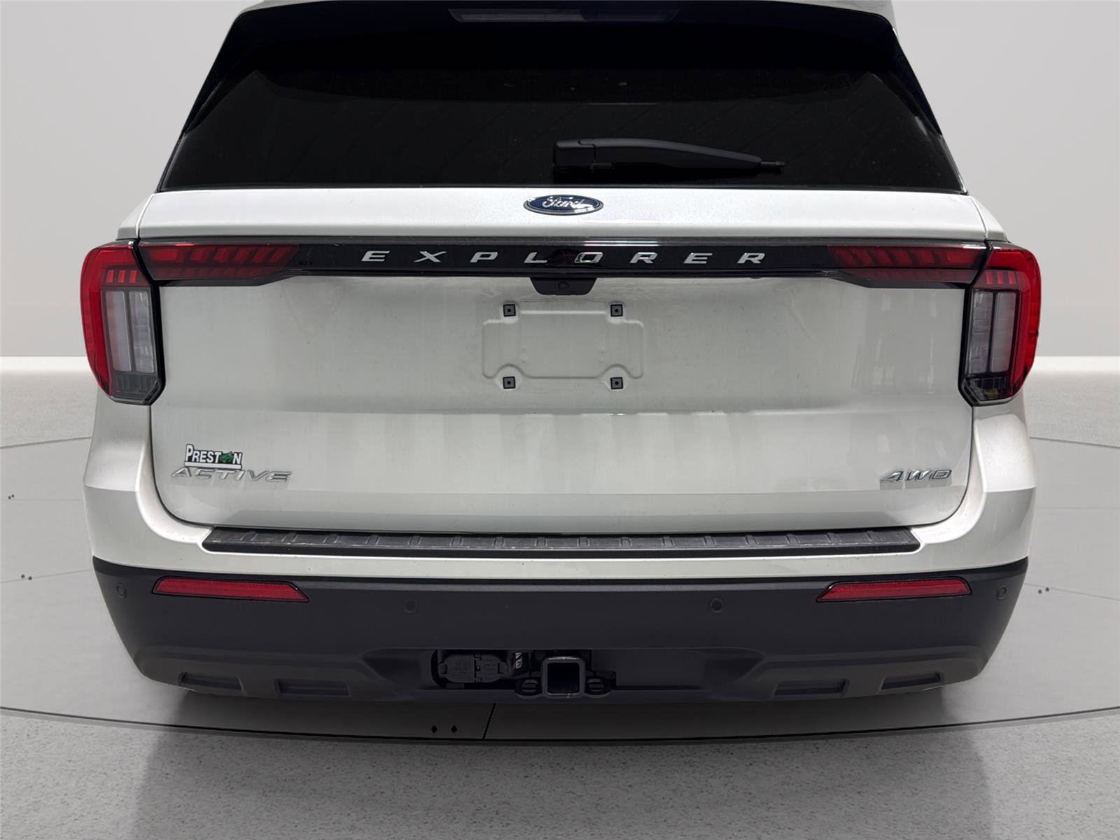 Used 2025 Ford Explorer Active AWD/4WD image 9