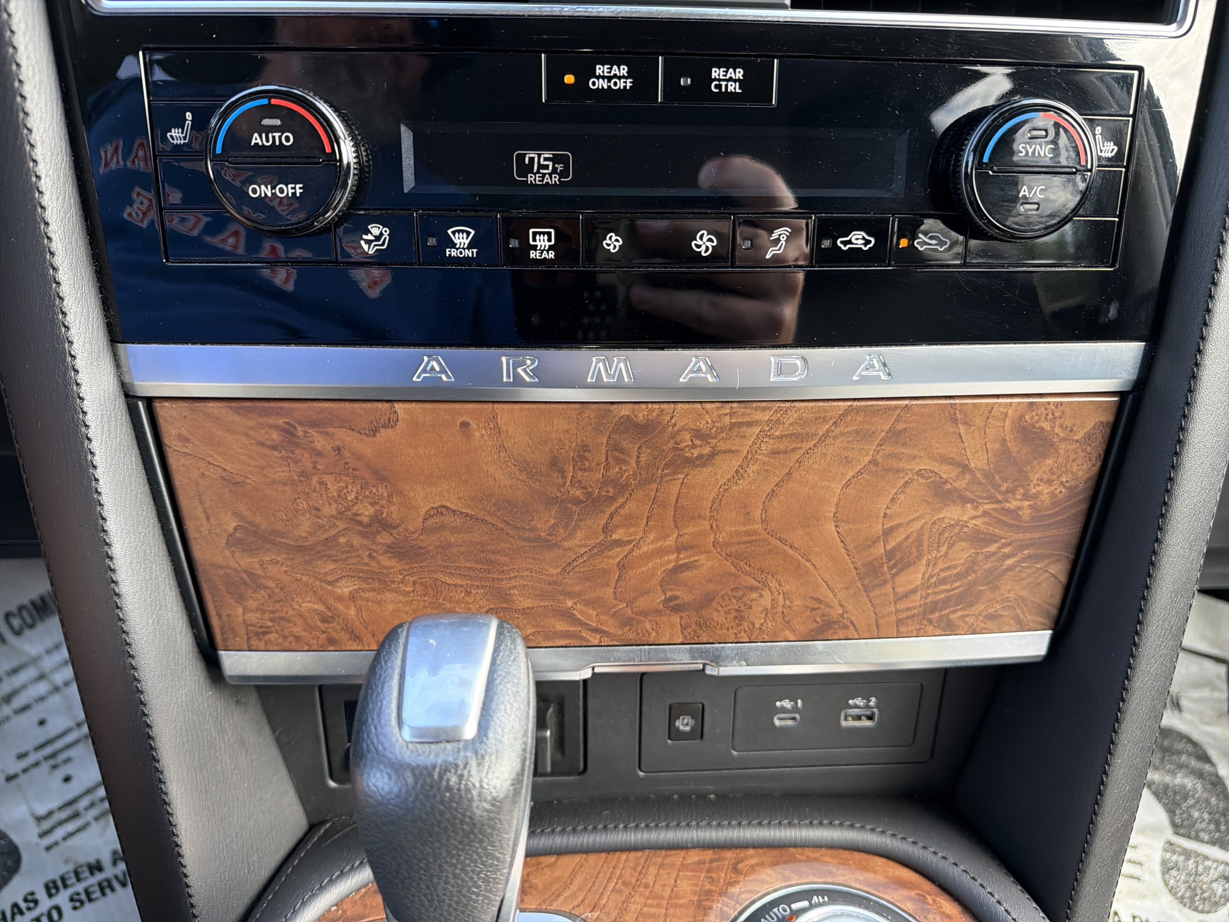 Used 2024 Nissan Armada SL w/ Captain's Chairs Package AWD/4WD image 23
